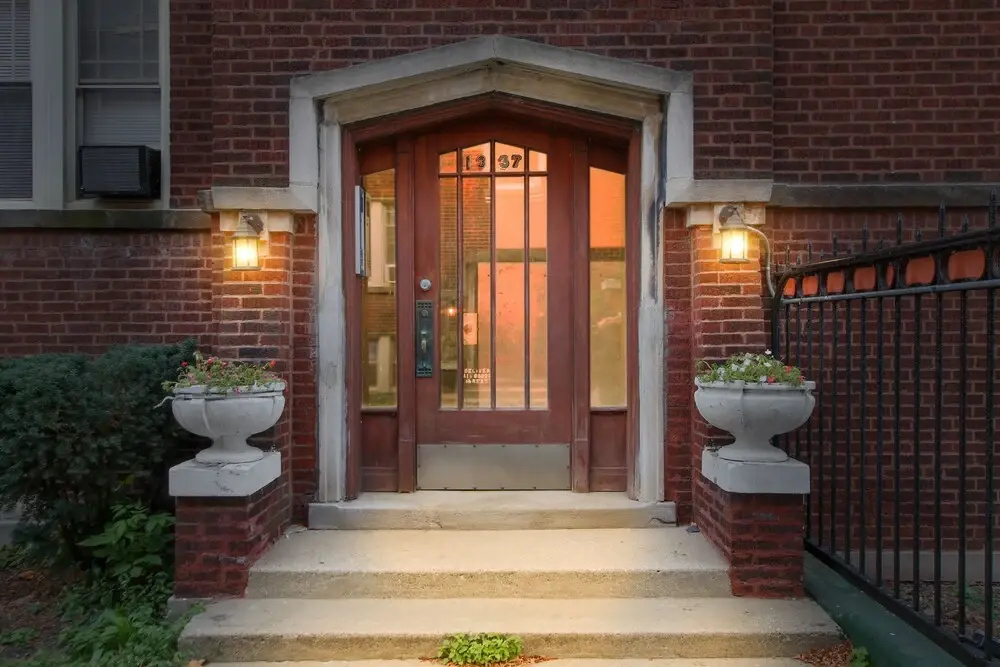 3BR Apartment w Laundry in Rogers Park