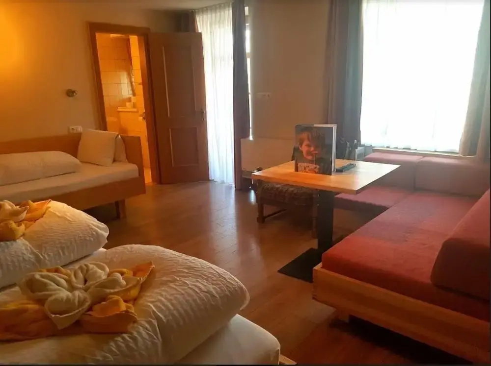 Hotel Gasthof Adler - Chambres