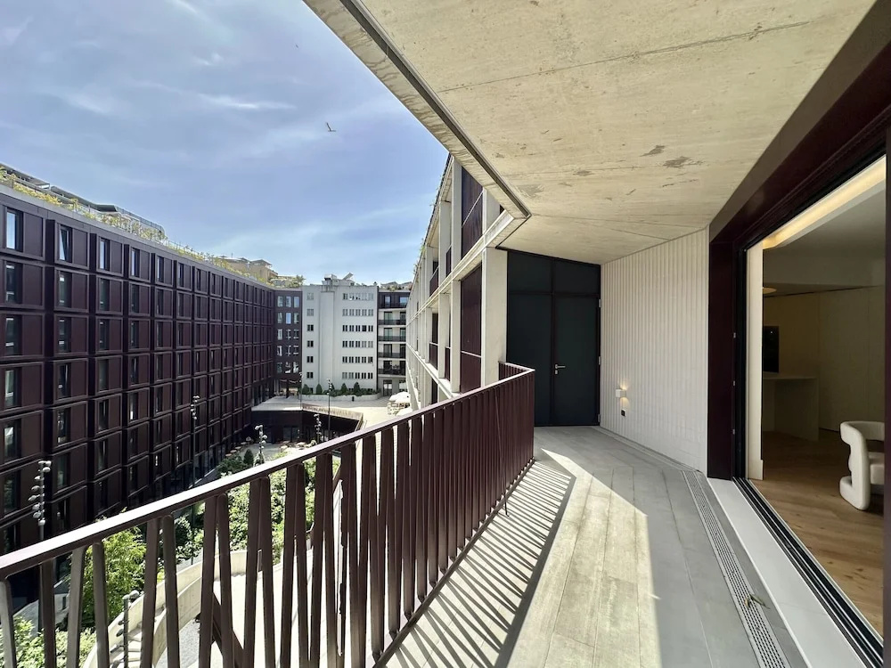 Bonjardim Prime 3E in Porto