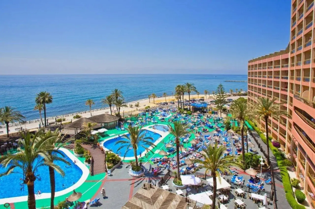 Beach & Waterfront