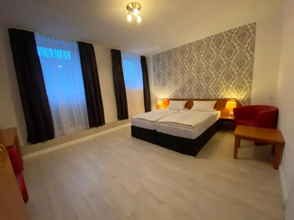 Standard Double room (full double bed)