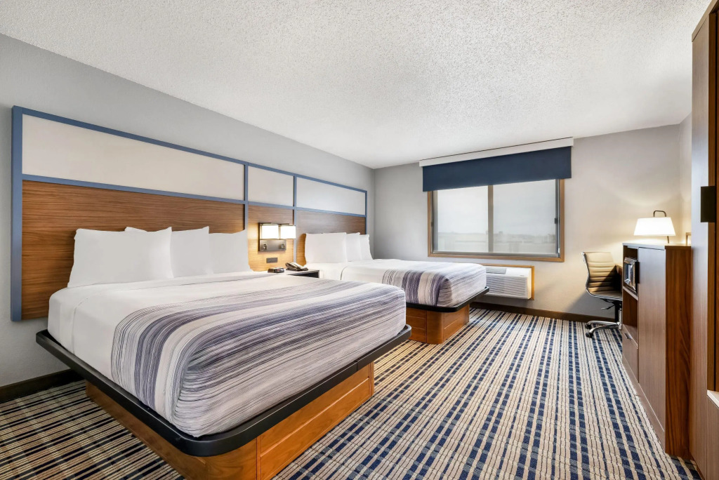 AmericInn by Wyndham Bismarck — фото 3