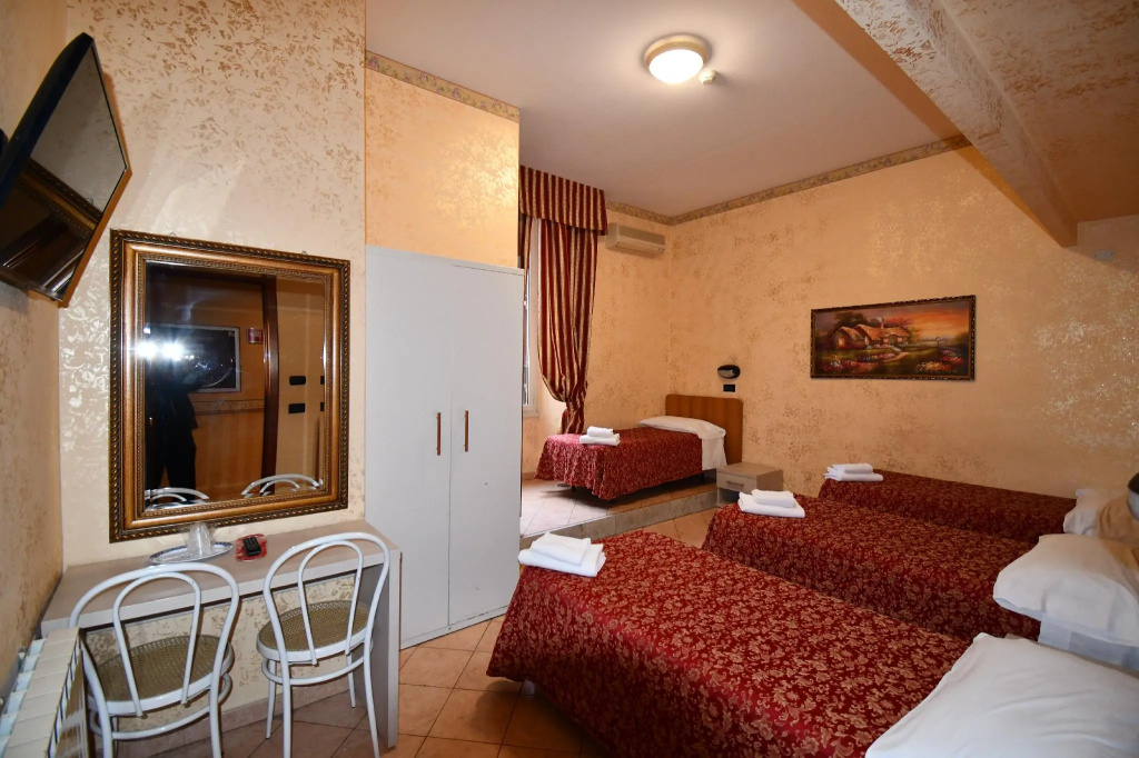 Standard Quadruple room