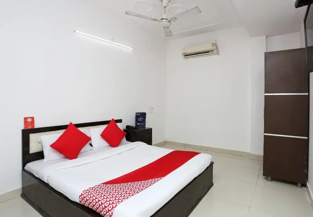 Taj Guest House By OYO Rooms
