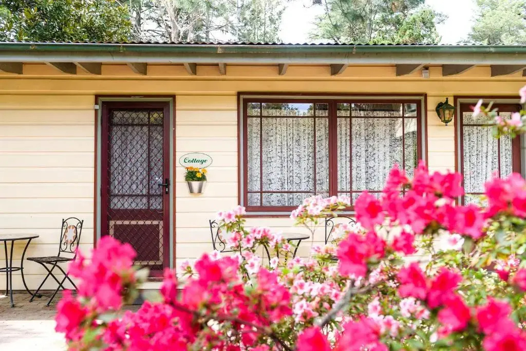 Cottage with garden view