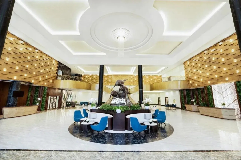 Lobby & Reception