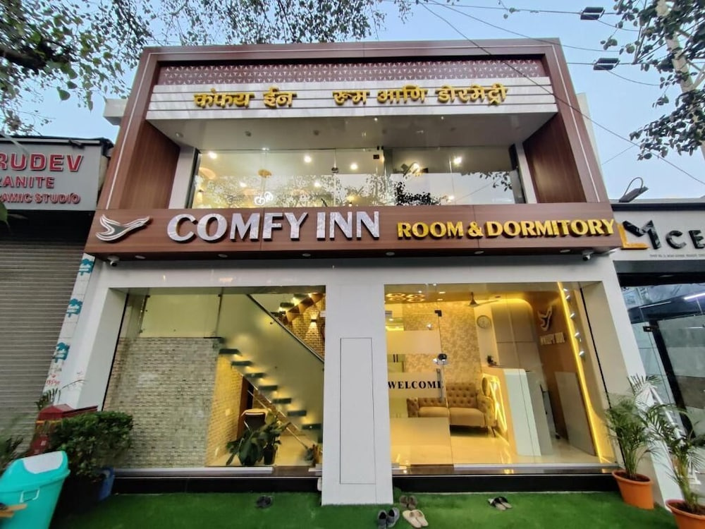 Hotel Comfy Inn