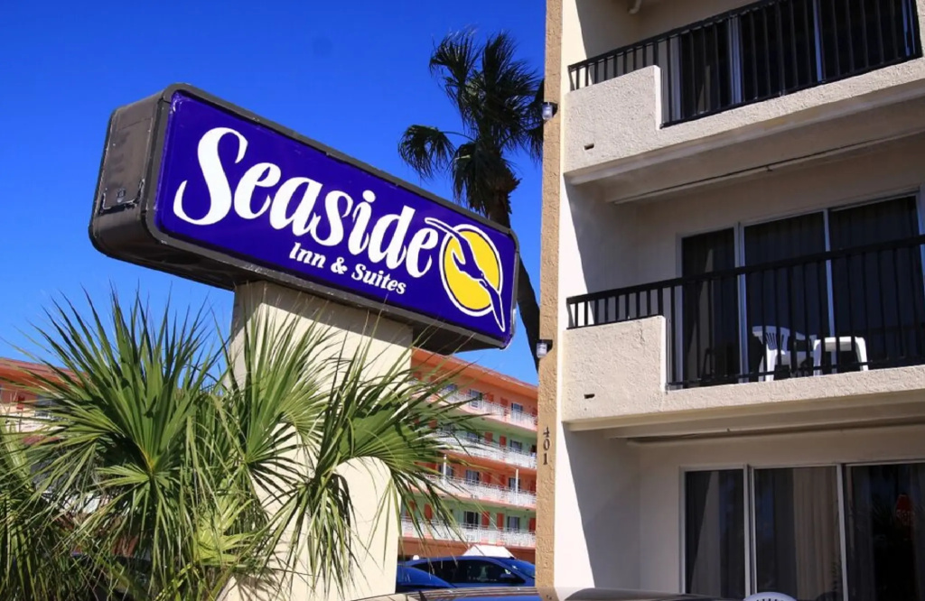 Seaside Inn & Suites