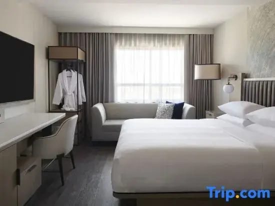 1 Bedroom Club Suite