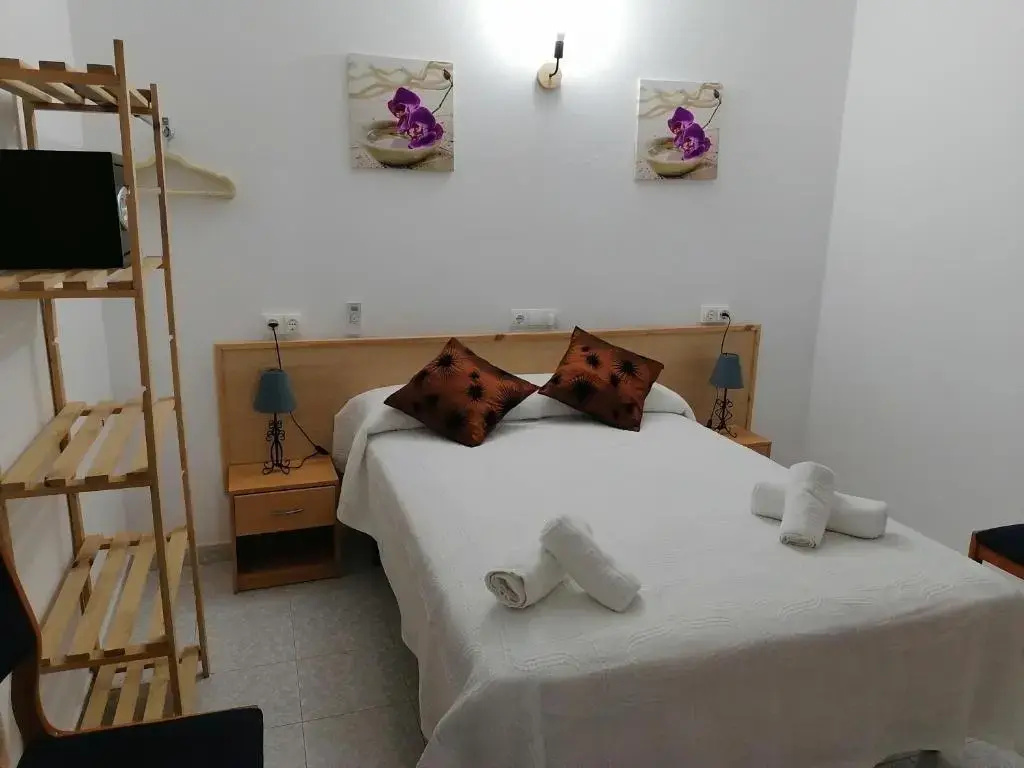 Standard Double room with pool view (full double bed)