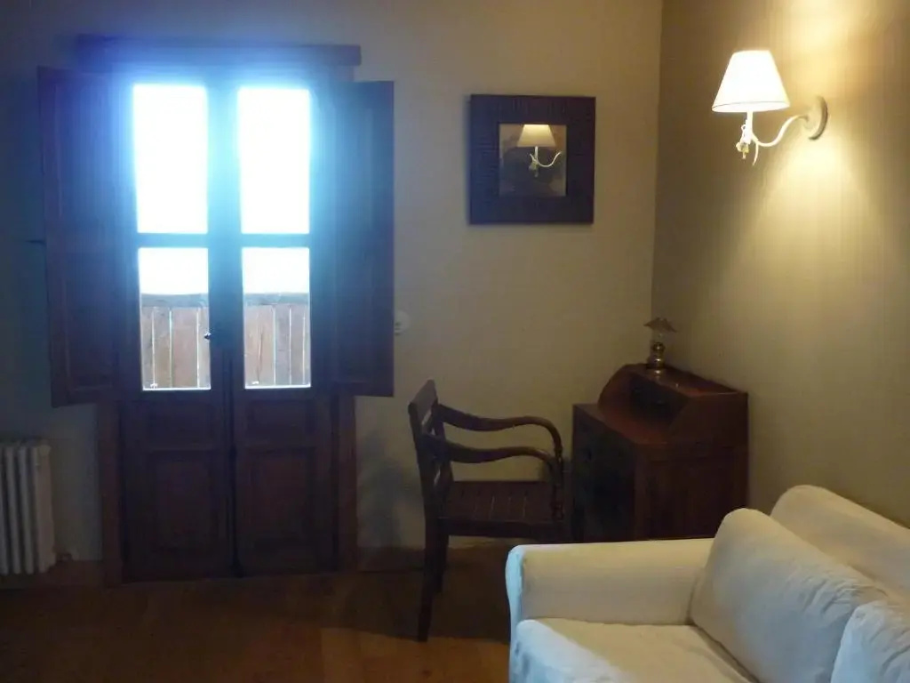 Deluxe Double room with balcony (full double bed)