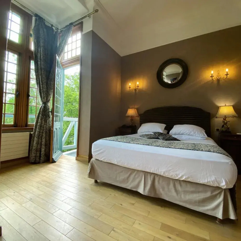 Suite with river view