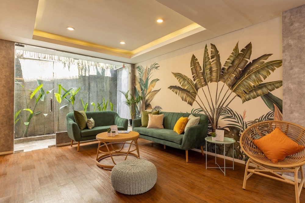 Отель Cove Renata Seminyak в Куте