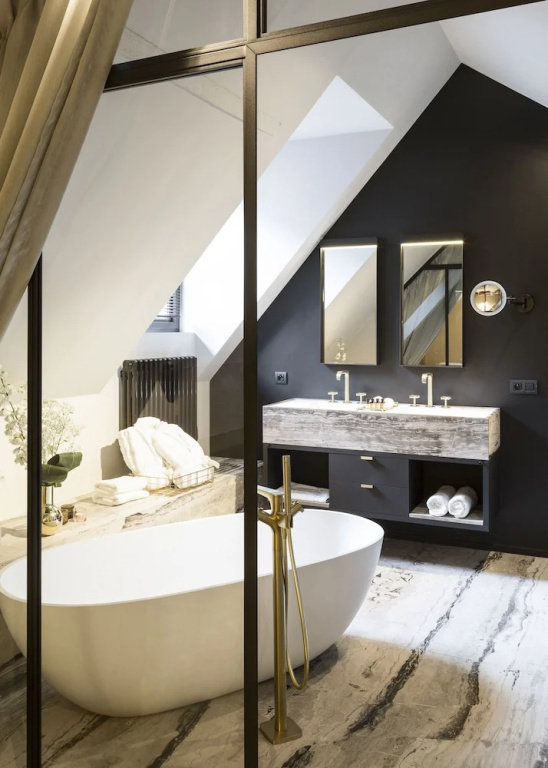 Superior Double Suite (full double bed)