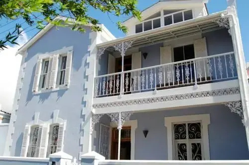Six on Scott Guesthouse