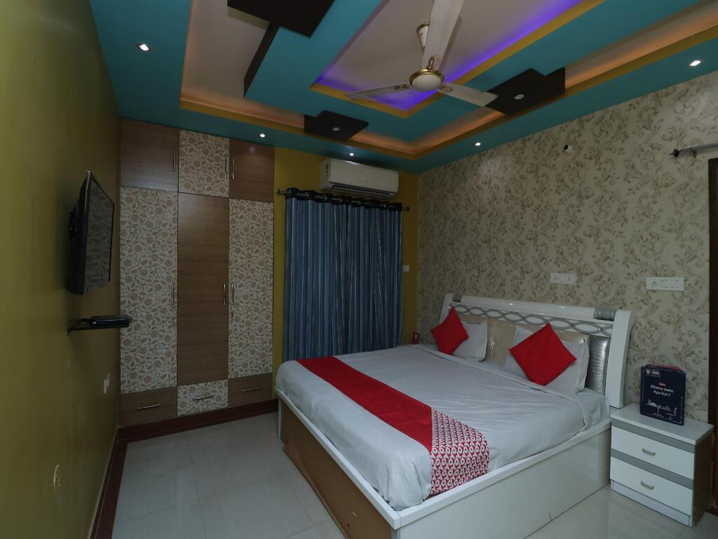 Двухместный номер Deluxe двуспальная кровать в Collection O O 28469 Shivanya Guest House