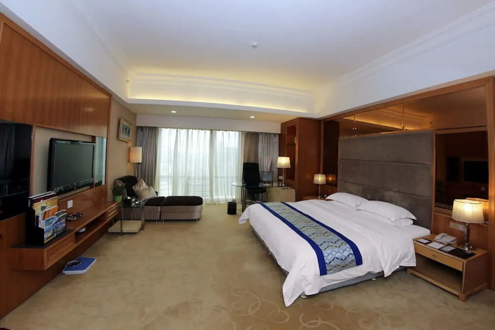Gladden Hotel — 4