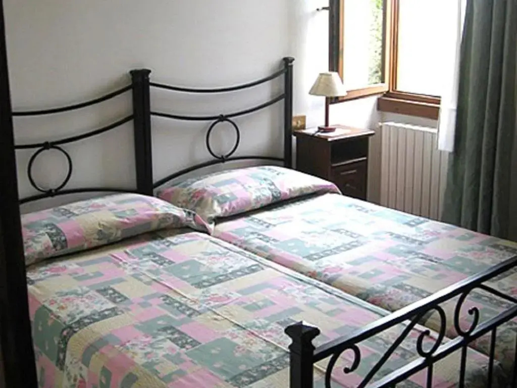 2 Bedrooms Cottage