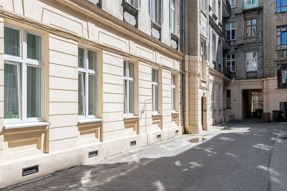 RentPlanet - Apartamenty Rewolucji 1905