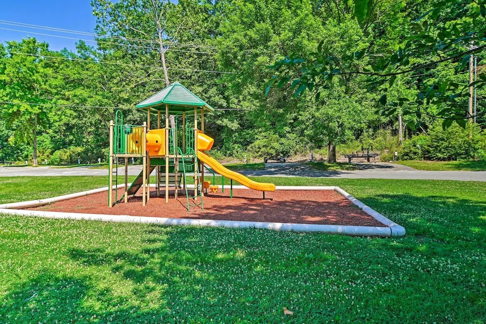 Branson Resort Condo w/ Lake Taneycomo Access!