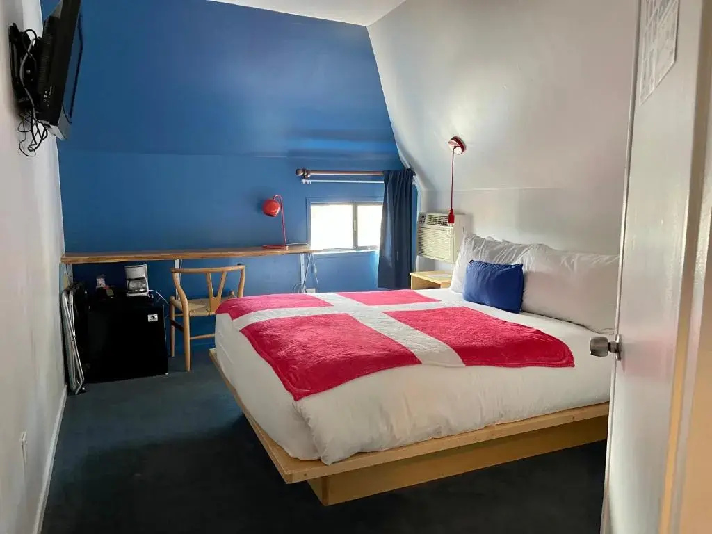 Economy room