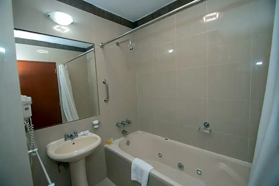 Miraflores Colon Hotel - Chambres