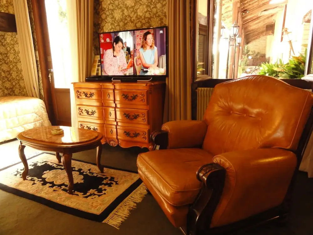 Deluxe Double room (full double bed)