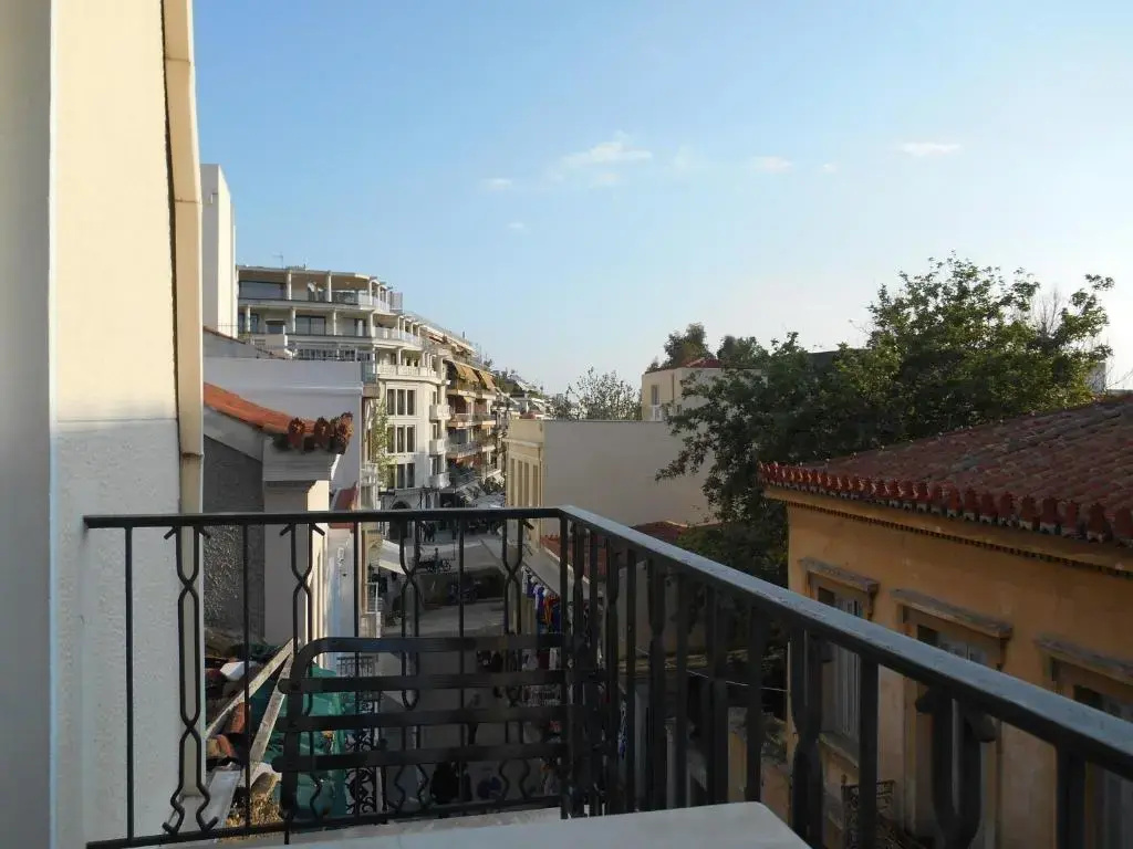 Superior Double room with city view (full double bed)