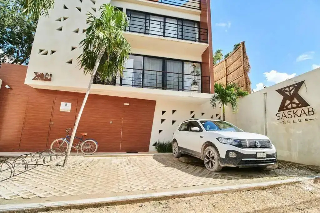 Saskab 10 Lovely 2BR PH, minutes from the sea & downtown!