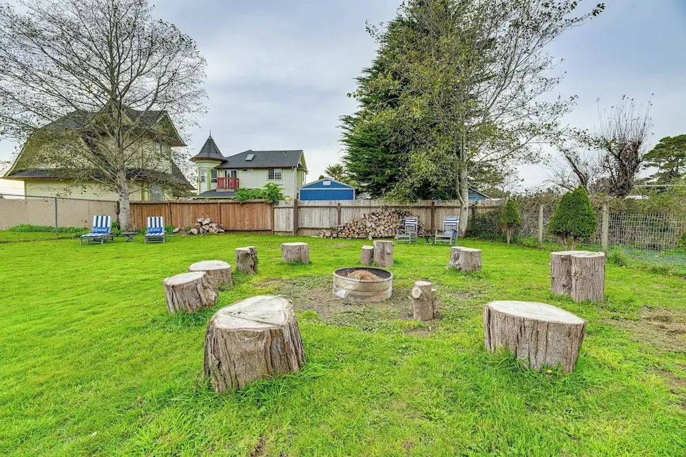 Unique Dog-friendly Log Cabin: Short Walk to Ocean