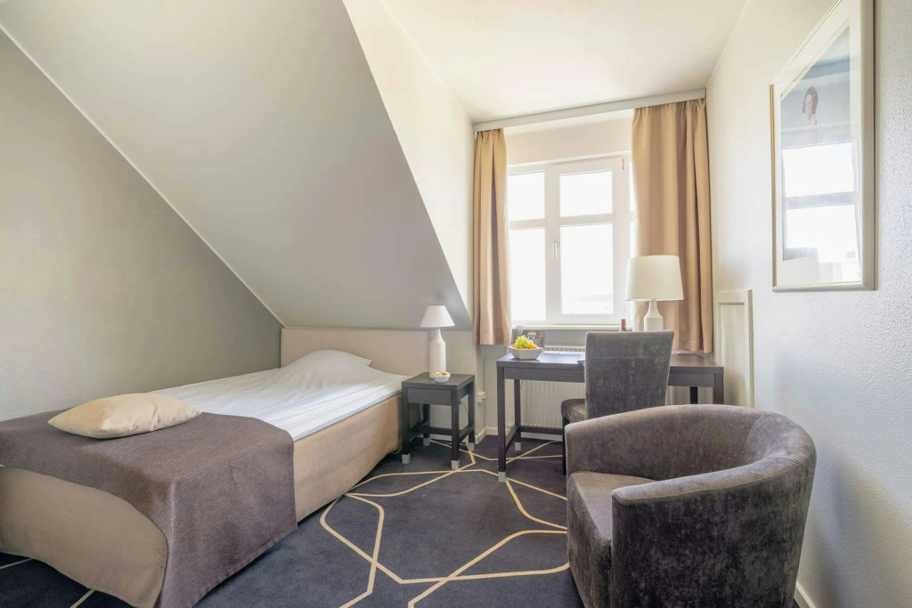 Hotel Dania — 5
