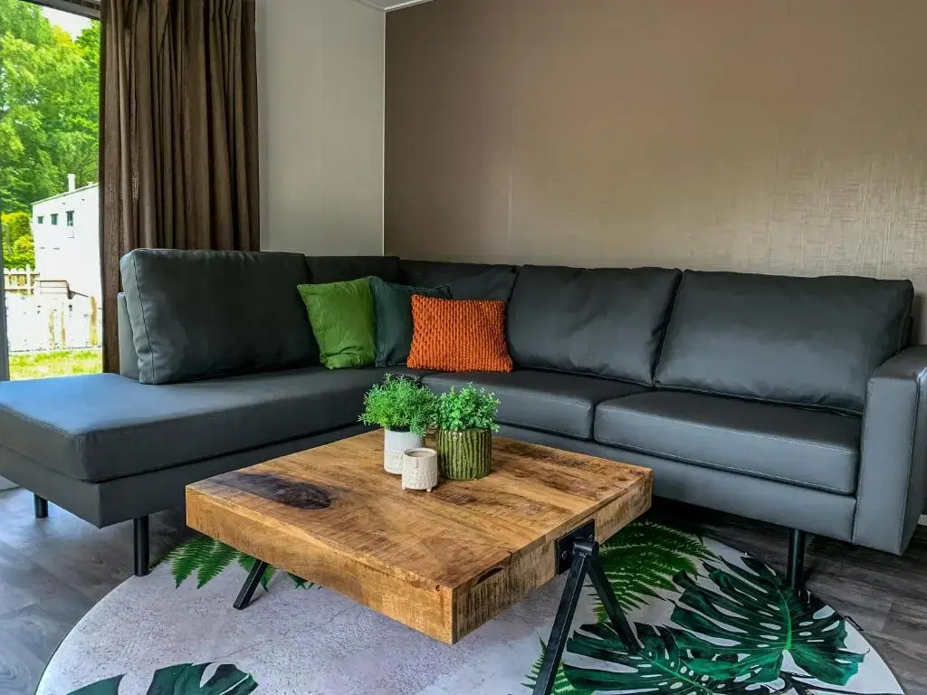 2 Bedrooms Chalet
