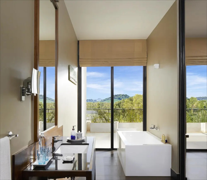 Suite with balcony