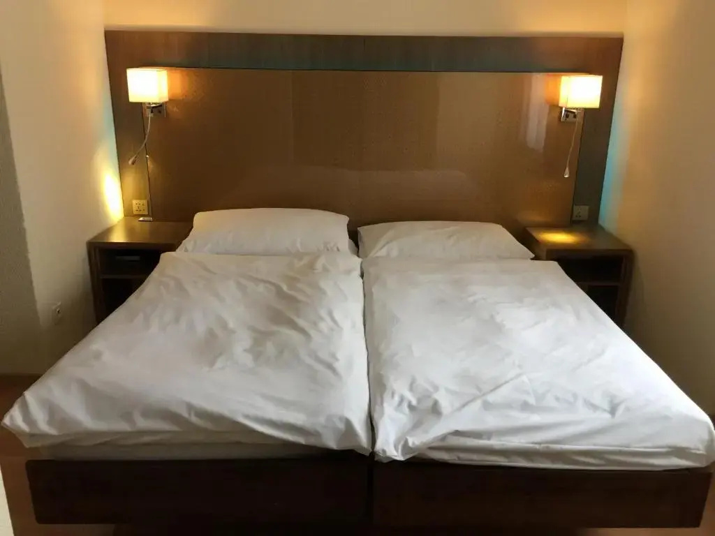Economy room