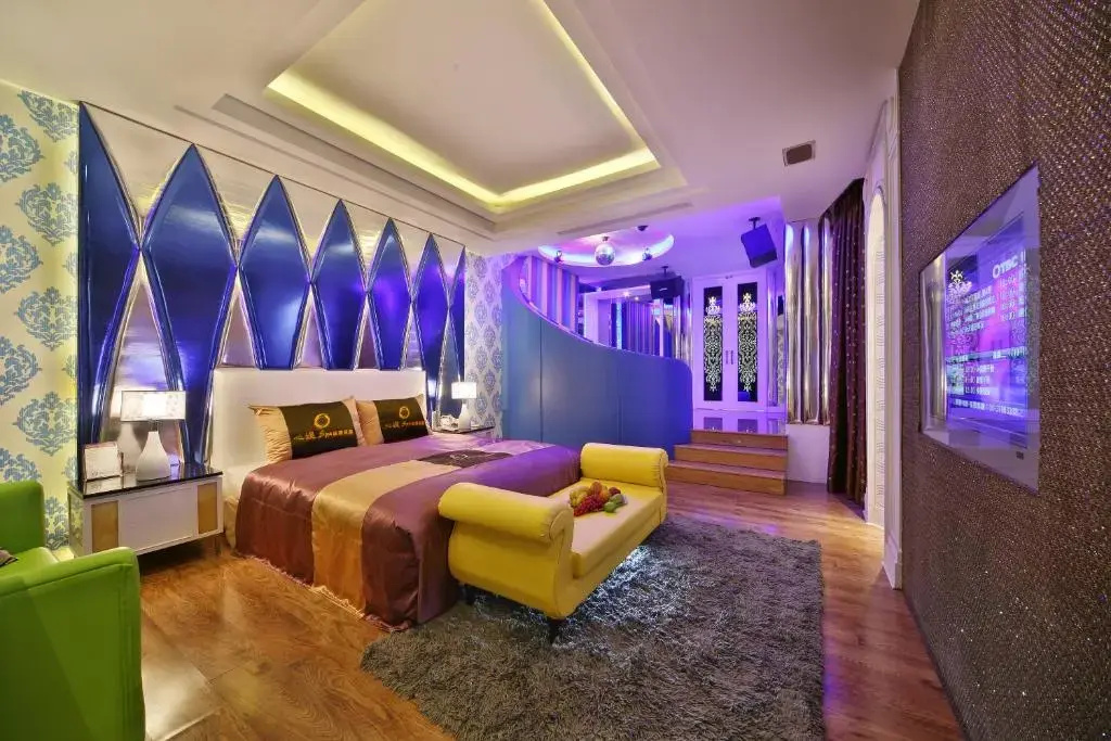 Deluxe Double room (full double bed)