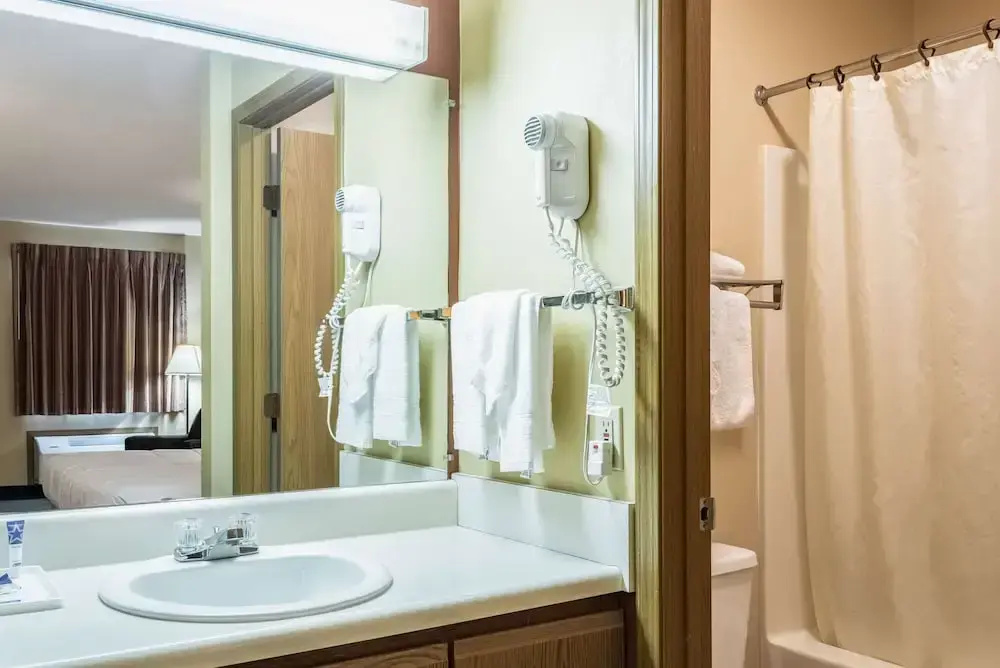 Americas Best Value Inn - фото 4