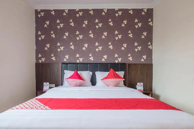 RedDoorz Plus @ Grand Pacifik Hotel Makassar - Chambres