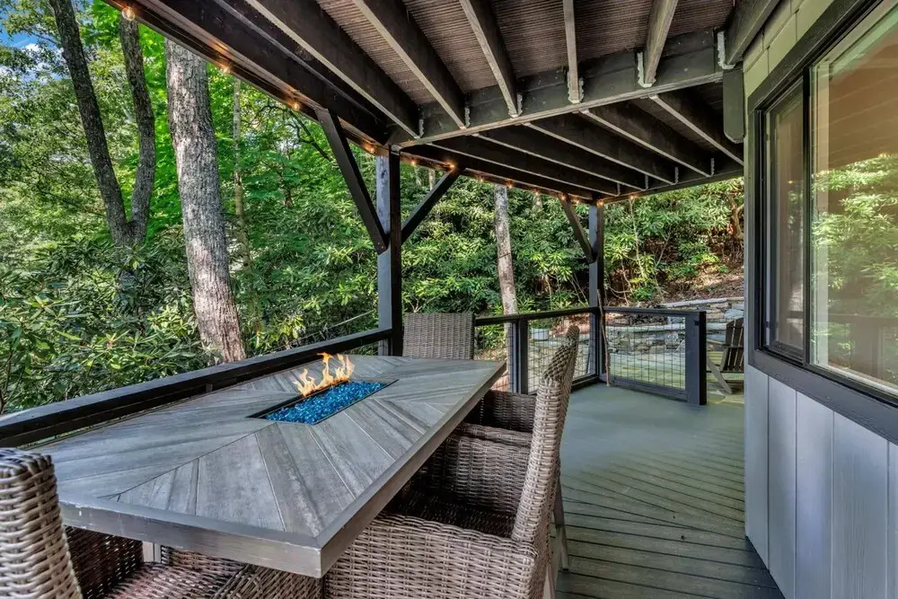 The Upper Deck