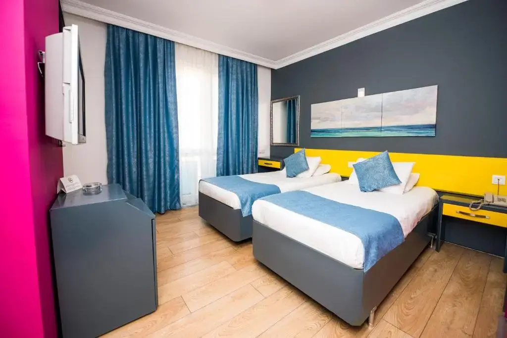 Double room (twin beds)