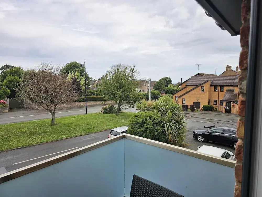 Modern, Large 4-bed Property Sleeps 10 in Abergele