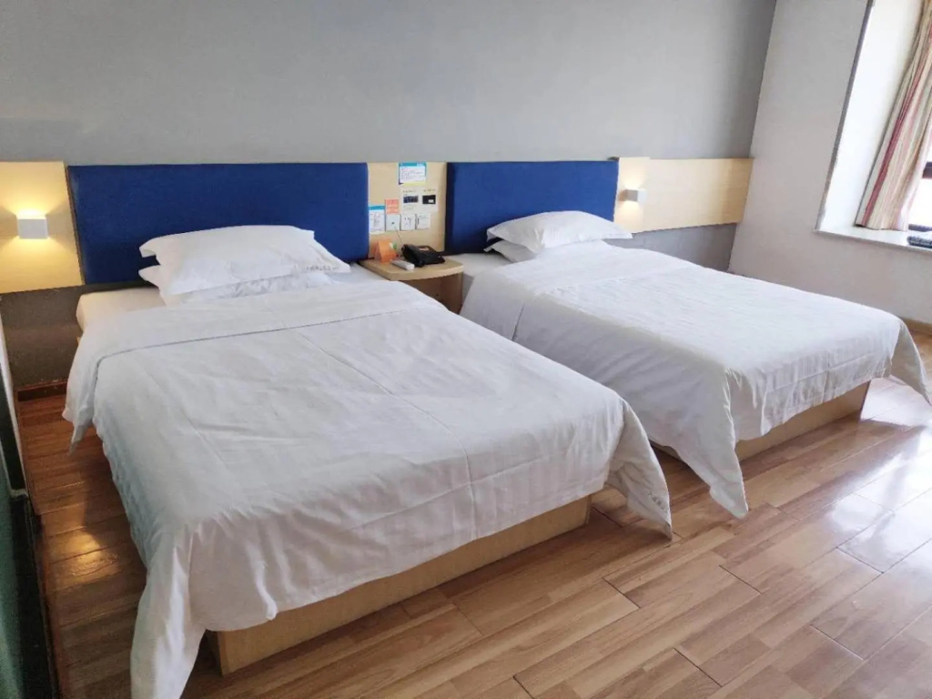7 Days Inn Chengdu Chengyu Flyover Metro Station Branch — 4