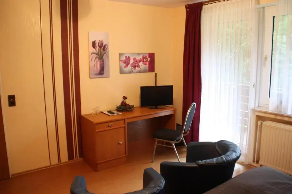 Standard Double room with balcony (full double bed)