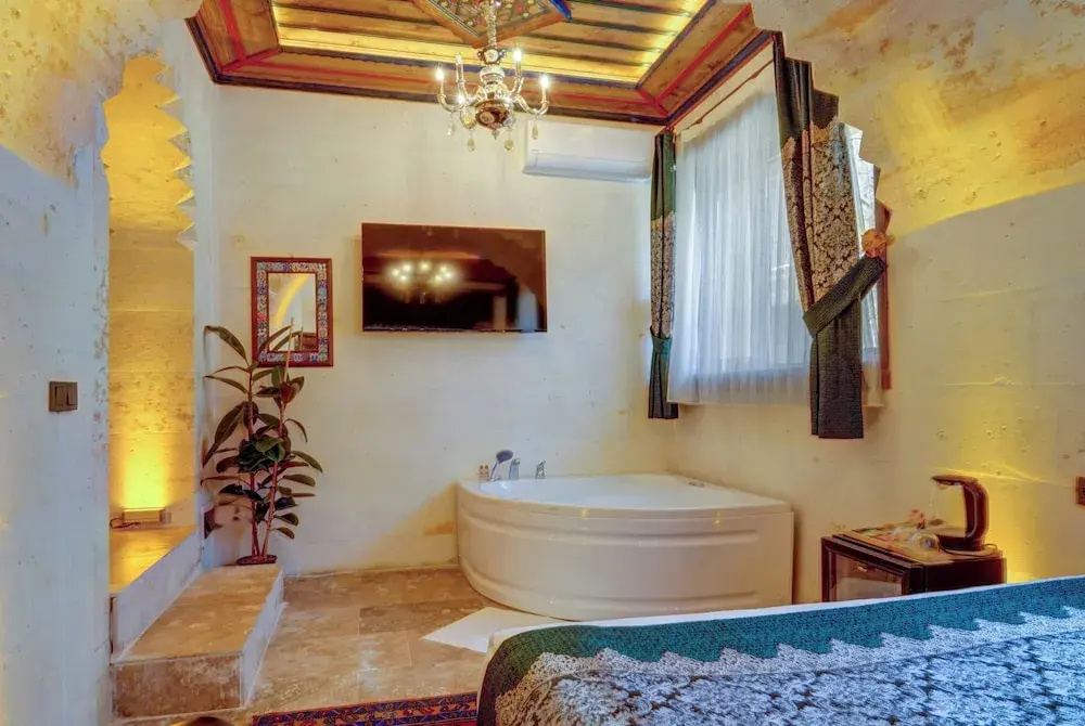 Deluxe Double room (full double bed)