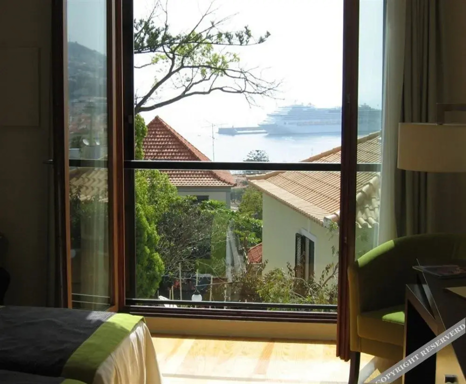 Balcony & Terrace