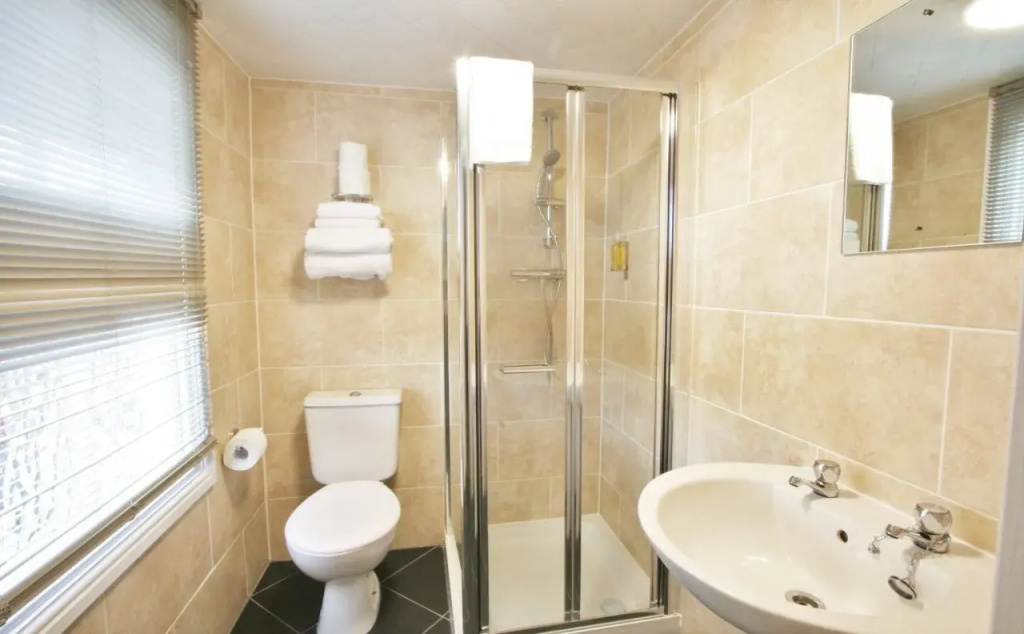 Central Hotel Cheltenham by Roomsbooked - Général