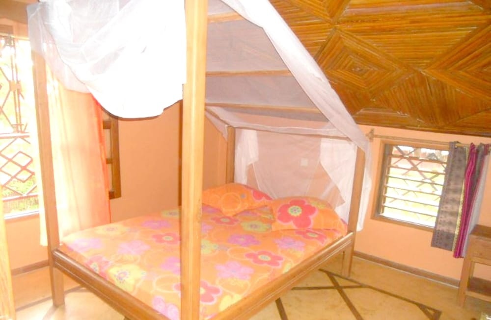 House with 3 Bedrooms in Andilana, with Wonderful Sea View, Pool Access And Furnished Terrace - 800 M From the Beach — фото 1