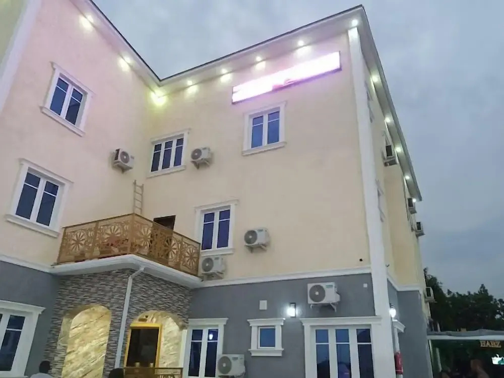 Habz Hotel And Suites