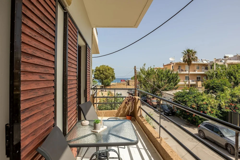 Seafront Apartment in Chania 7