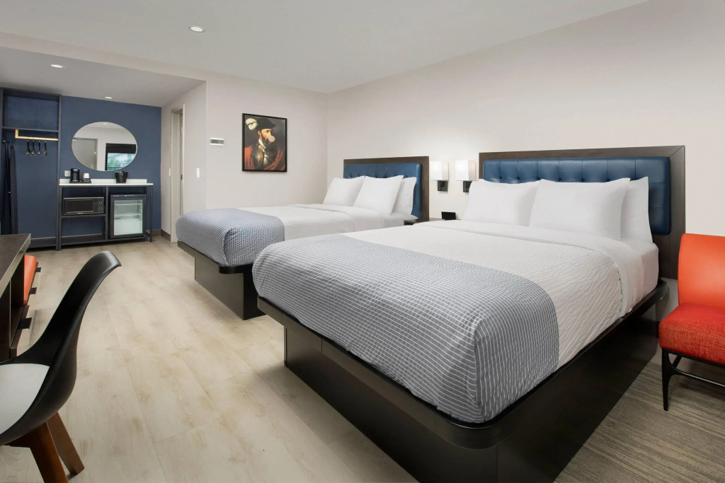 Standard Quadruple room