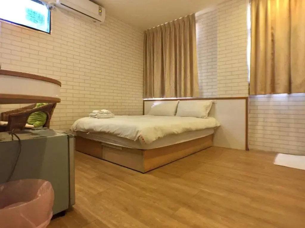 Funja Colorful Hotel